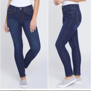 NWOT - Seven7 Tummyless Skinny Jeans Size 4 jn01